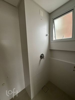 Image 10 - 915697