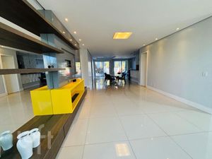 Image 18 - 915709