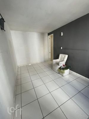 Image 10 - 915719