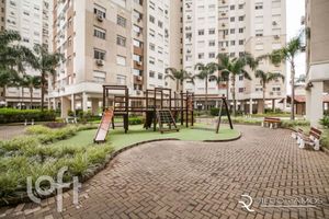 Image 38 - 915722