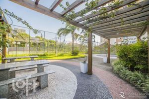Image 32 - 915722