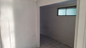 Image 16 - 915723