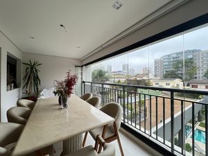 Image 12 - 915734