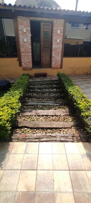 Image 32 - 915746