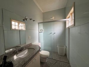 Image 19 - 915749