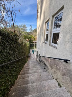 Image 35 - 915749