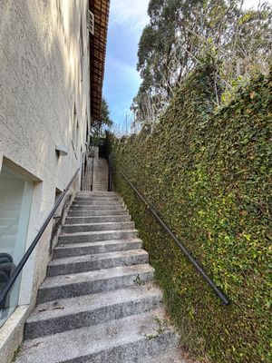 Image 33 - 915749