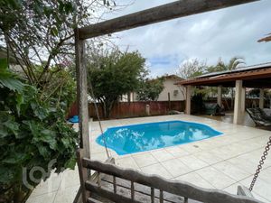 Image 35 - 915761