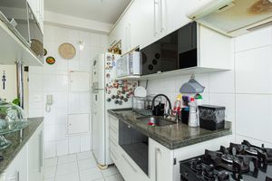 Image 23 - 915766