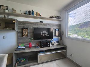 Image 10 - 915776