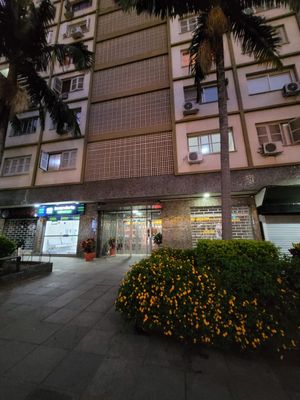 Image 10 - 915786