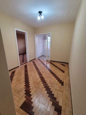Image 3 - 915786