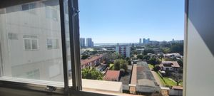 Image 1 - 915789