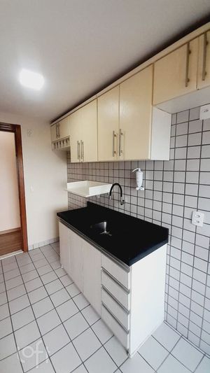 Image 21 - 915810