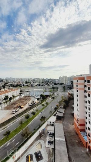 Image 16 - 915810