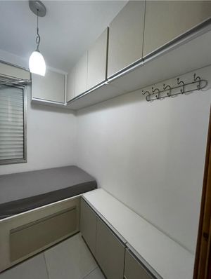 Image 18 - 915811