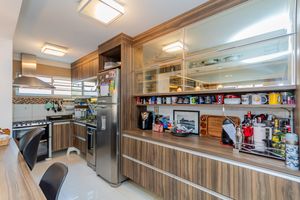 Image 10 - 915815