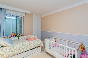 Image 24 - 915815