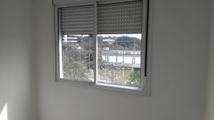 Image 19 - 915817