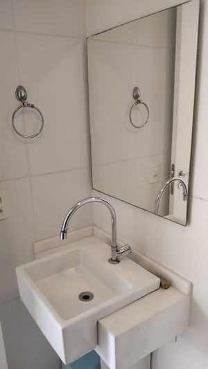 Image 12 - 915817