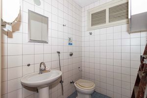 Image 10 - 915818