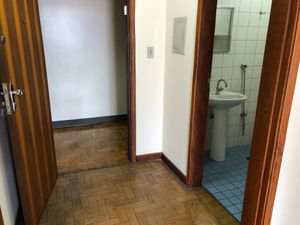 Image 4 - 915818