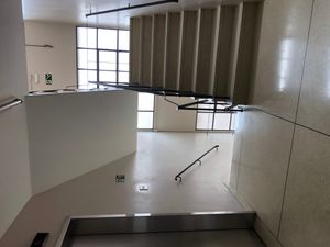 Image 11 - 915818