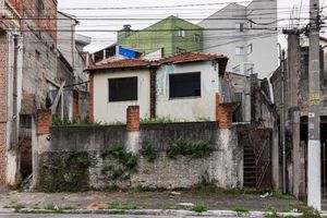 Image 0 - 915820