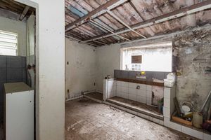 Image 9 - 915820