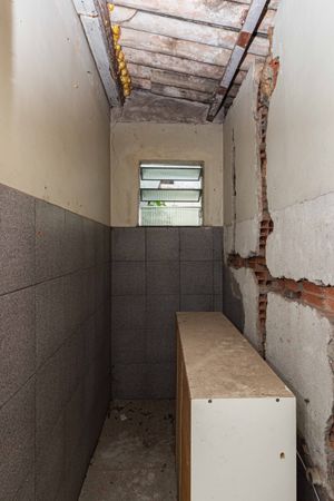 Image 12 - 915820