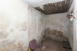 Image 34 - 915820