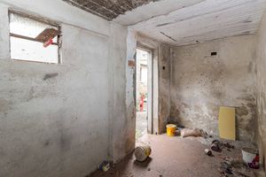 Image 29 - 915820