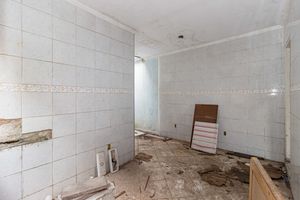 Image 35 - 915820