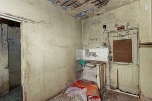 Image 41 - 915820