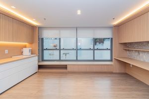 Image 18 - 915824