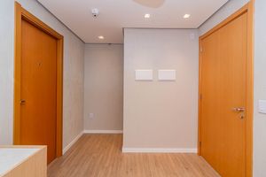 Image 30 - 915824