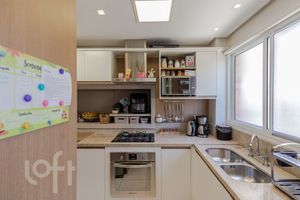 Image 14 - 915826