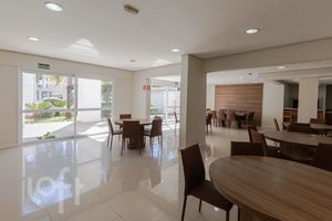 Image 34 - 915826