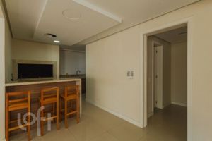 Image 33 - 915826