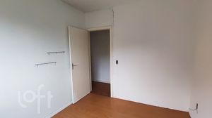 Image 27 - 915830