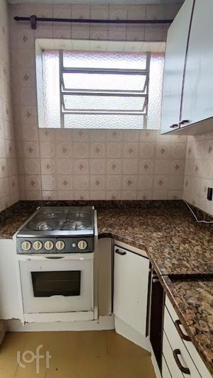 Image 19 - 915830