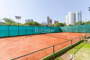 Image 4 - 915831