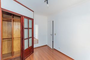 Image 19 - 915832