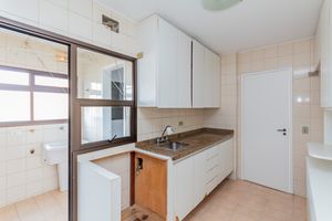 Image 30 - 915832