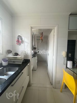 Image 5 - 915833