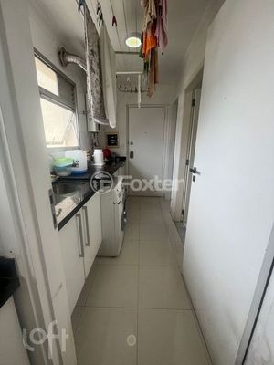 Image 29 - 915833