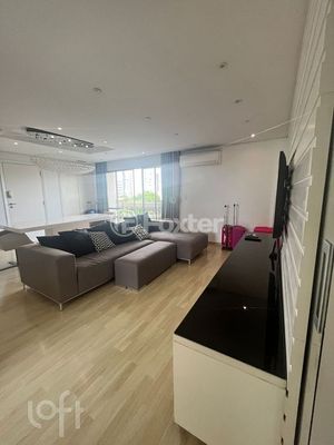 Image 33 - 915833