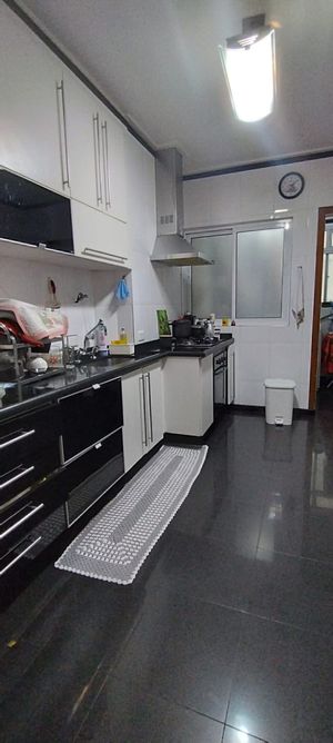 Image 21 - 915835