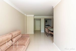 Image 19 - 915841