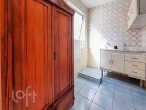 Image 10 - 915845